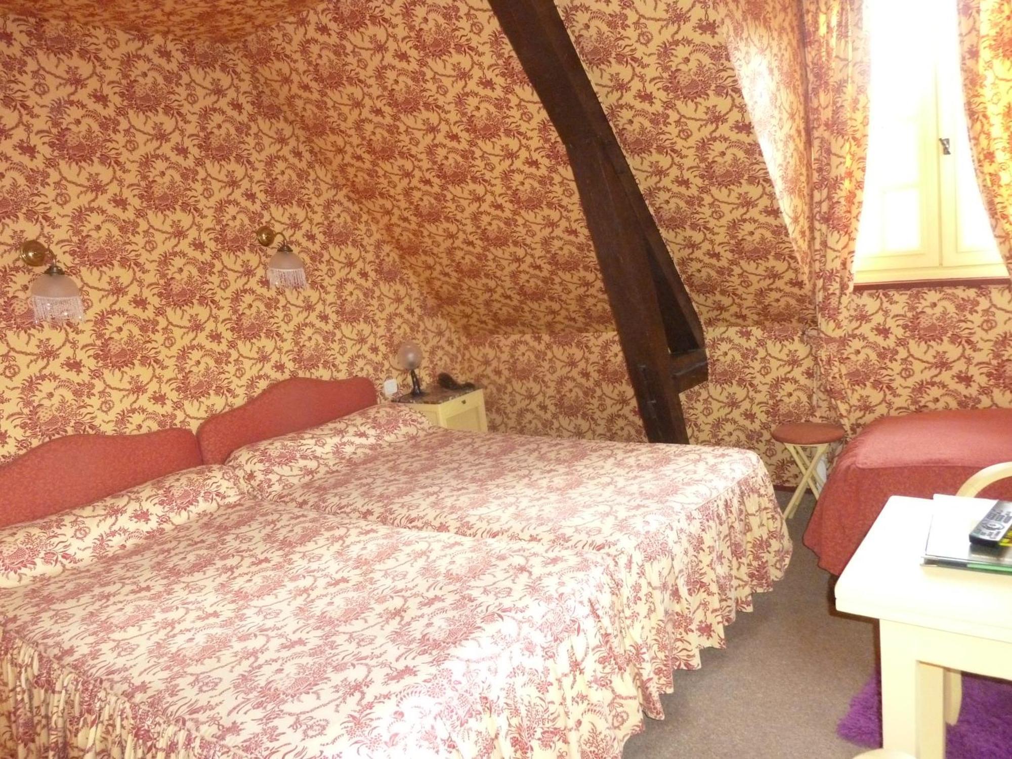 Auberge Du Val Au Cesne Saint-Clair-sur-les-Monts Exteriör bild