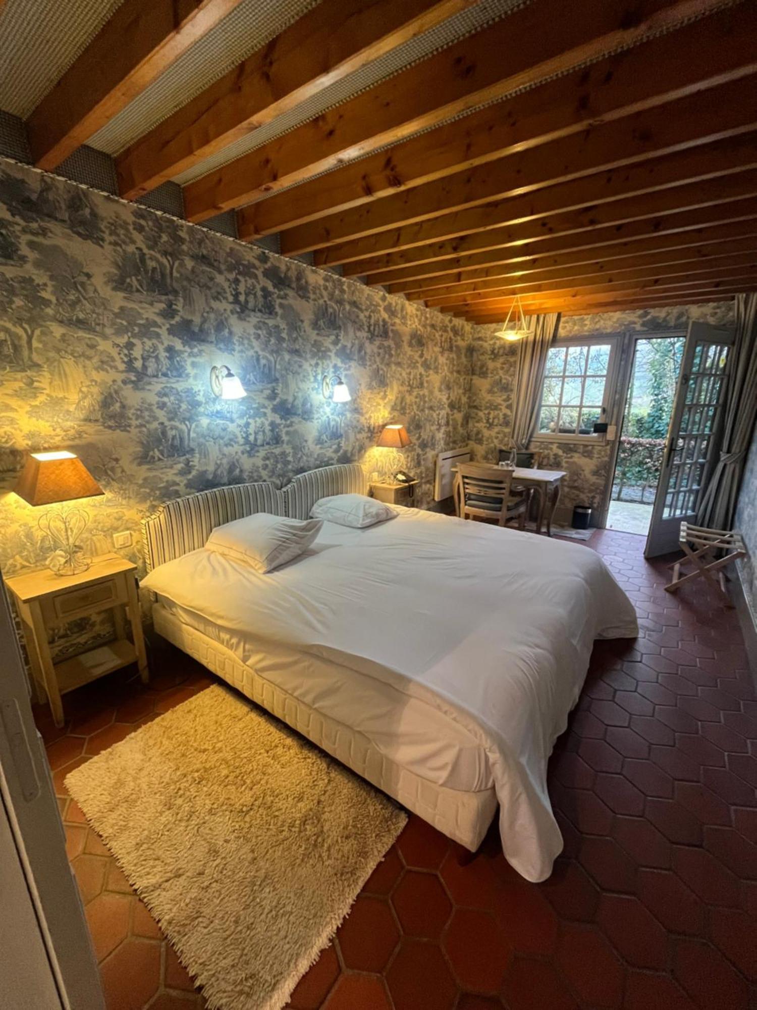 Auberge Du Val Au Cesne Saint-Clair-sur-les-Monts Exteriör bild