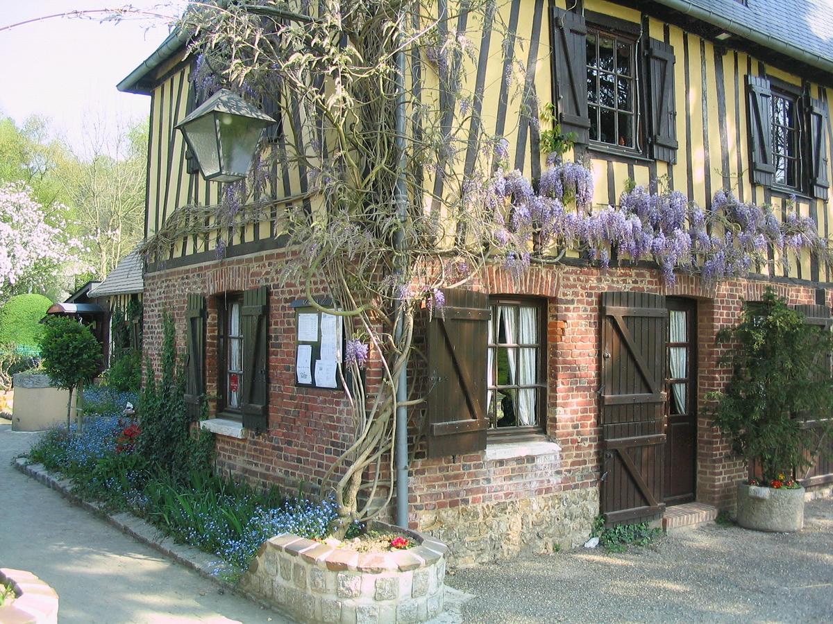 Auberge Du Val Au Cesne Saint-Clair-sur-les-Monts Exteriör bild