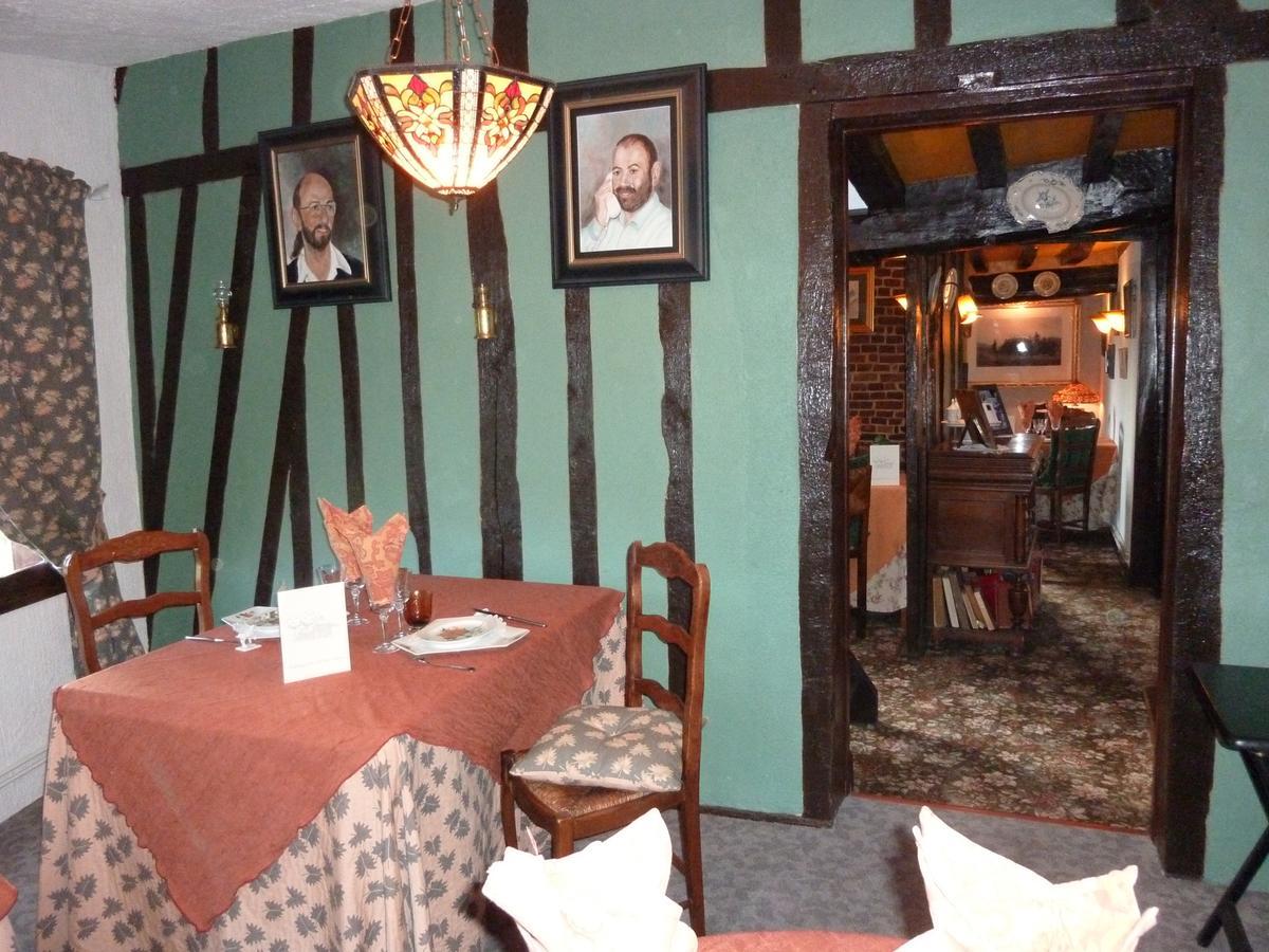 Auberge Du Val Au Cesne Saint-Clair-sur-les-Monts Exteriör bild